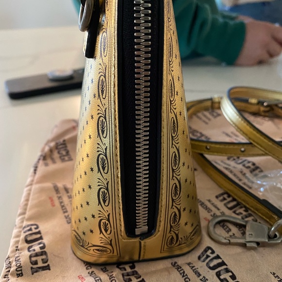 Gucci crossbody limited edition🔆 - Picture 7 of 15